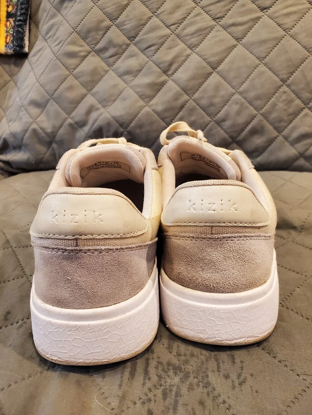 Kizik Casual Unisex Beige Lace-Up Sneakers Sz Mens 8.5 / Womens 10
